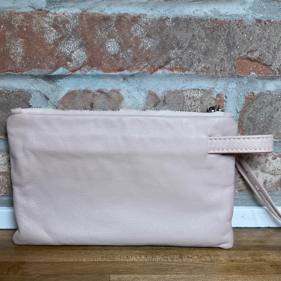 HOBO International Blush Pink Pleated Leather Wristlet Clutch Wallet - Picture 3 of 7